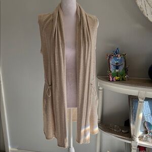 [Cable & Gauge] Beige Sleeveless Open Cardigan - Size Small